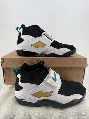Nike men’s air turf 93’ emerald color way